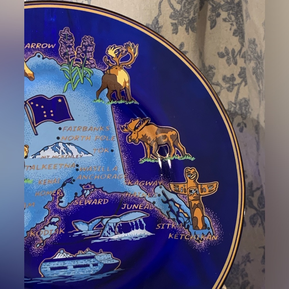 Alaska Souvenir Decorative Plate - Blue and Gold - Picture 4 of 8
